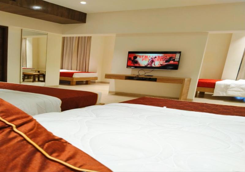 The Paradise Hotel - Luxury Stay กาญจีปุรัม ภายนอก รูปภาพ