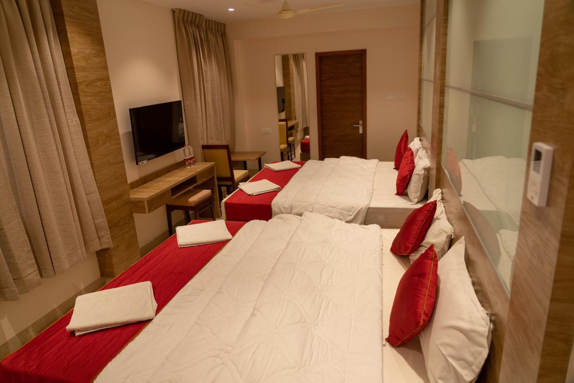 The Paradise Hotel - Luxury Stay กาญจีปุรัม ภายนอก รูปภาพ