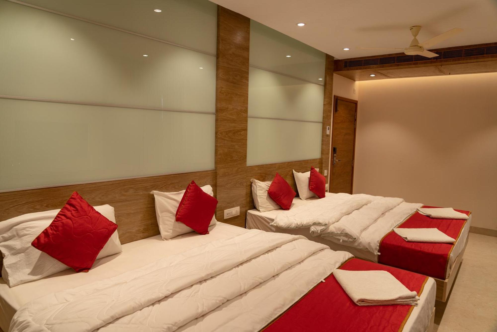 The Paradise Hotel - Luxury Stay กาญจีปุรัม ภายนอก รูปภาพ